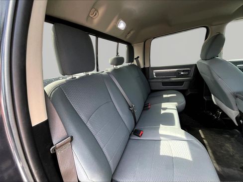 Used 2020 RAM 1500 Classic SLT AWD/4WD image 23
