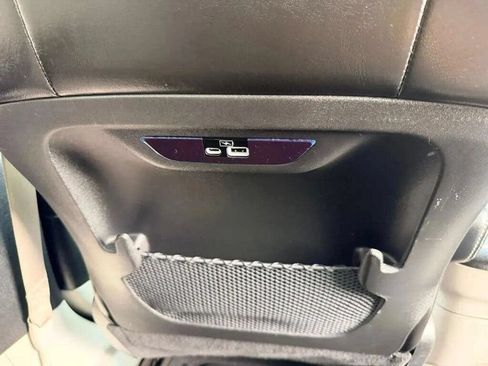 Used 2023 Chrysler Pacifica Limited FWD image 33