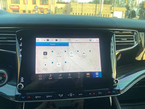 Used 2022 Jeep Wagoneer Series II AWD/4WD image 38