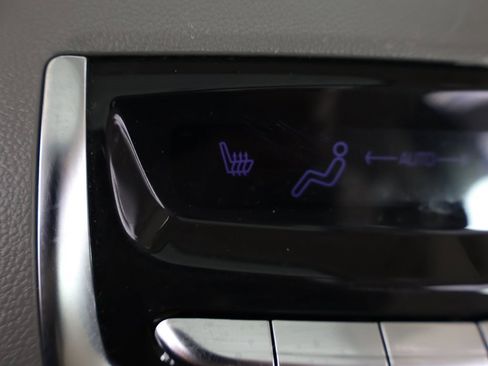 Used 2020 Cadillac XT6 Premium Luxury image 63