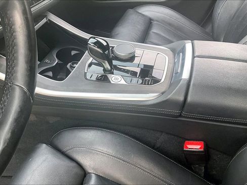 Used 2022 BMW X5 sDrive40i w/ M Sport Package RWD image 19