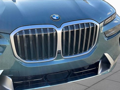 Used 2026 BMW X7 xDrive40i AWD/4WD image 32