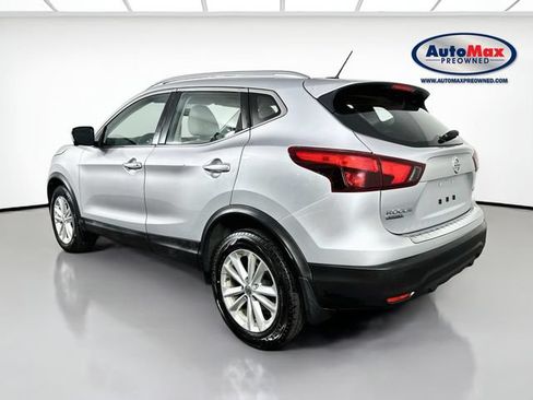 Used 2018 Nissan Rogue Sport SV w/ SV Technology Package AWD/4WD image 5