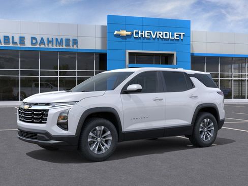 New 2026 Chevrolet Equinox LT FWD image 2
