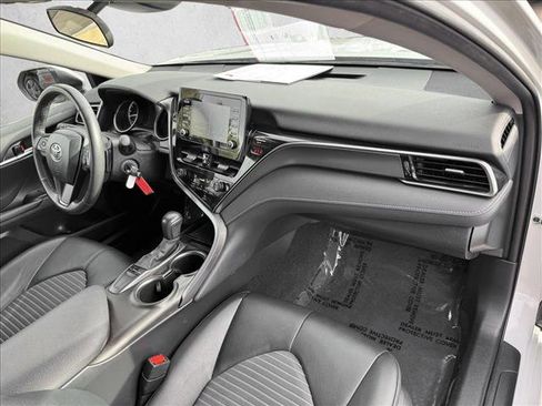 Used 2024 Toyota Camry SE image 20
