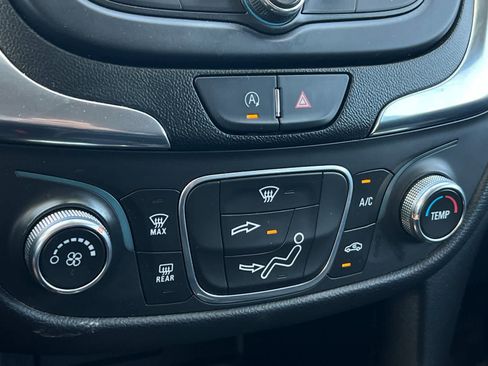 Used 2022 Chevrolet Equinox LT FWD image 21