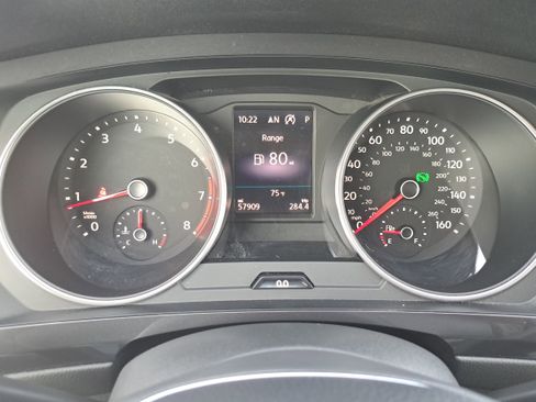 Certified 2021 Volkswagen Tiguan SE image 18