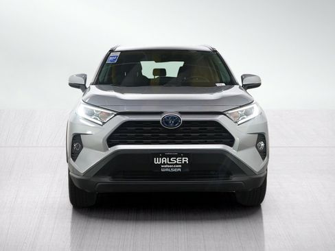Used 2021 Toyota RAV4 XLE w/ XLE Grade Weather Package AWD/4WD image 8