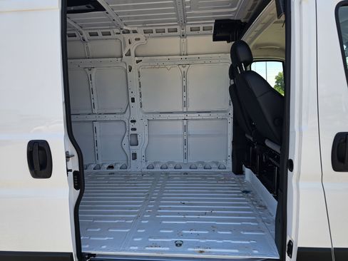 New 2025 RAM ProMaster 3500 w/ Quick Order Package 22H SLT+ FWD image 8