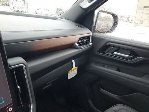 New 2026 GMC Yukon XL Denali image 25