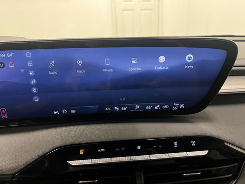 Used 2025 Buick Enclave Preferred FWD image 51