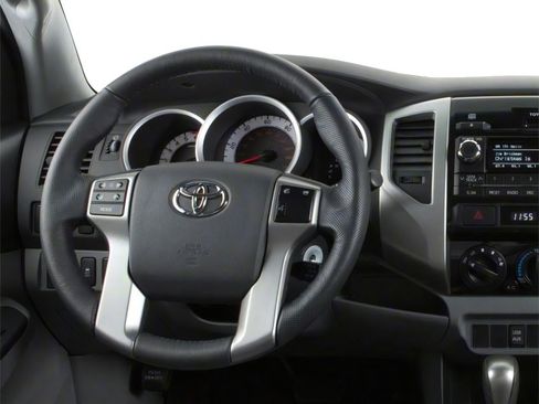 Used 2013 Toyota Tacoma PreRunner image 4