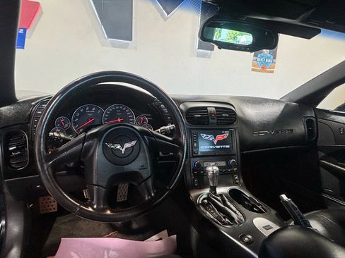 Used 2005 Chevrolet Corvette Convertible w/ Preferred Equipment Group image 17