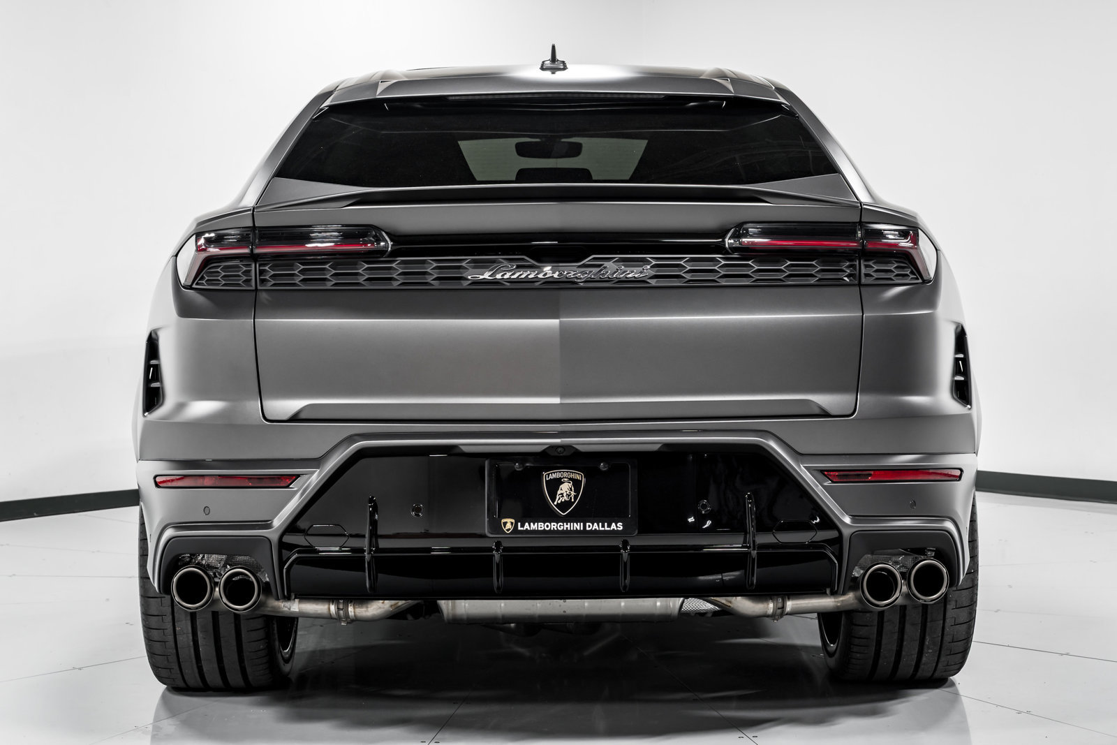 Used 2026 Lamborghini Urus SE AWD/4WD image 4