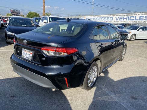 Used 2024 Toyota Corolla LE FWD image 8