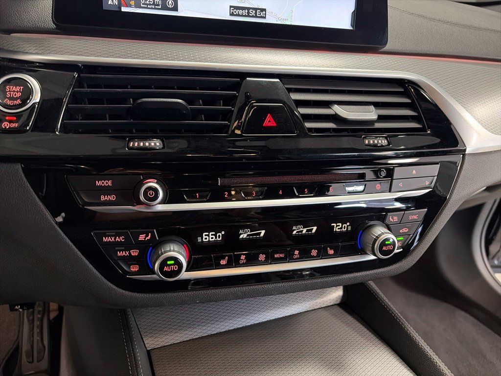 Used 2017 BMW 540i xDrive AWD/4WD image 18