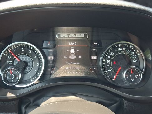 Used 2023 RAM 1500 Big Horn AWD/4WD image 30