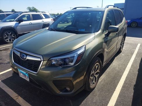 Used 2021 Subaru Forester Premium AWD/4WD image 4
