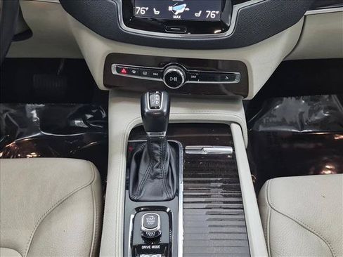 Used 2018 Volvo XC90 T6 Momentum w/ Convenience Package AWD/4WD image 12