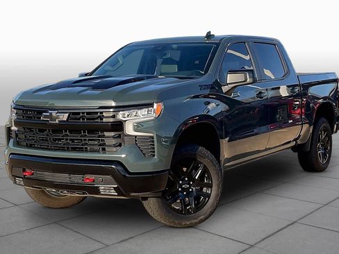Used 2025 Chevrolet Silverado 1500 LT Trail Boss w/ Convenience Package II AWD/4WD image 3