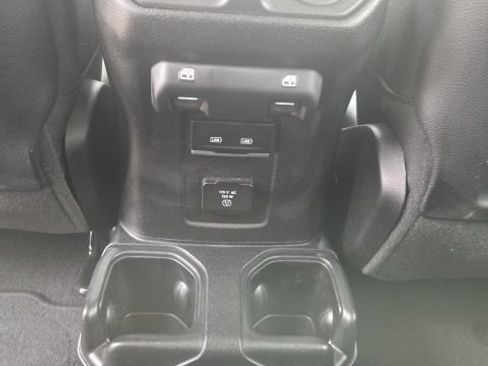Used 2021 Jeep Wrangler Unlimited Rubicon w/ Dual Top Group AWD/4WD image 29