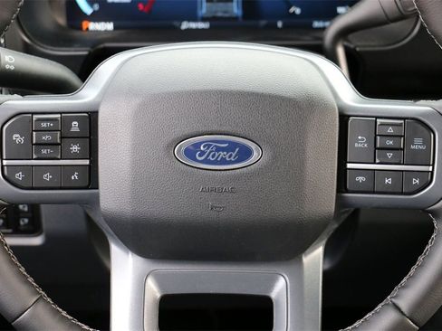 New 2026 Ford F250 Lariat w/ Black Appearance Package image 32