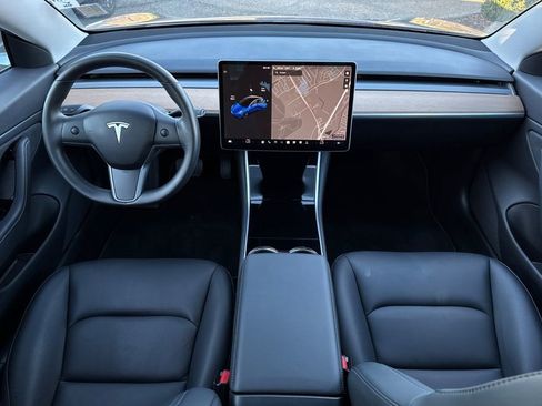 Used 2018 Tesla Model 3 Long Range image 13