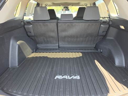 Certified 2023 Toyota RAV4 XLE w/ Convenience Package FWD image 11