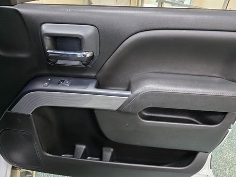 Used 2018 Chevrolet Silverado 1500 LT w/ All Star Edition image 27