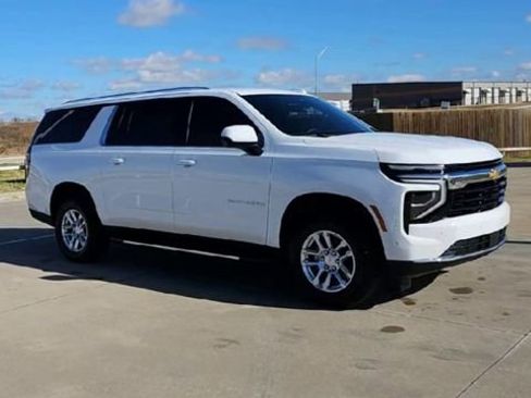 New 2026 Chevrolet Suburban LS RWD image 2