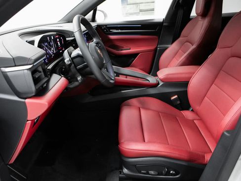 New 2026 Porsche Macan Electric RWD image 22