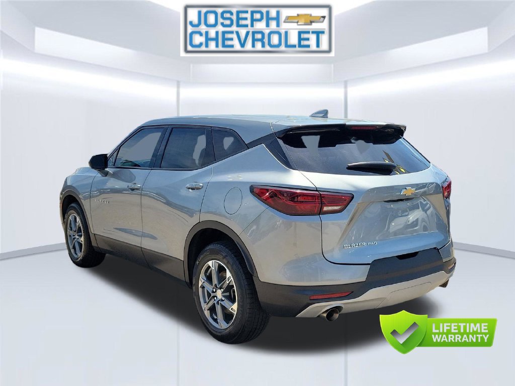 Used 2023 Chevrolet Blazer LT AWD/4WD image 4