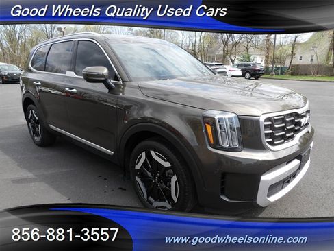 Used 2023 Kia Telluride S w/ S Sunroof Package image 3