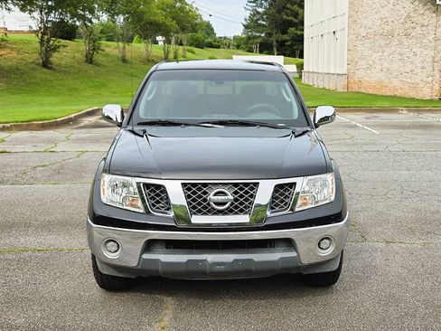 Used 2010 Nissan Frontier SE w/ SE Value Truck Pkg RWD image 4