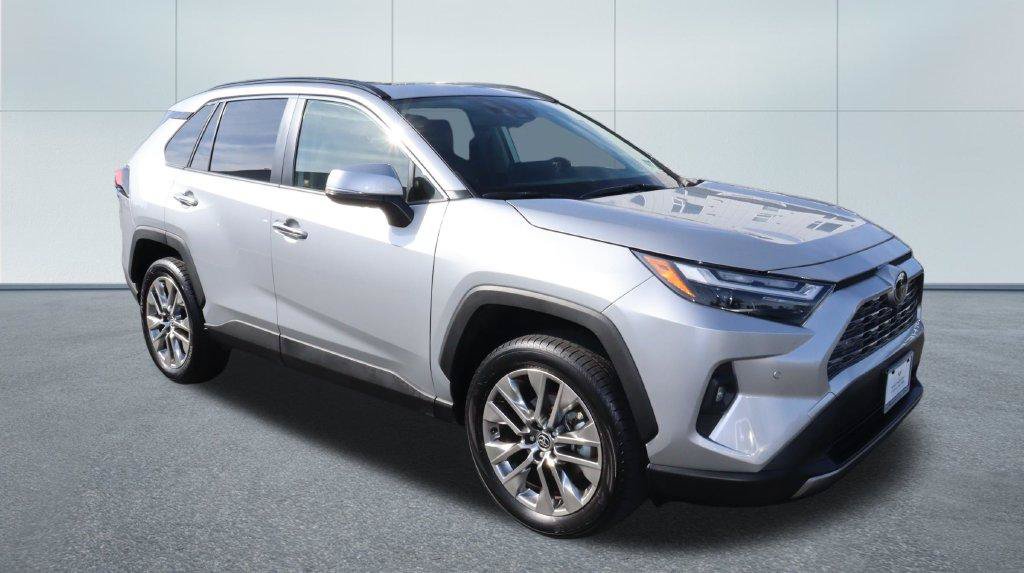 Used 2025 Toyota RAV4 Limited w/ Advanced Technology Package AWD/4WD image 10