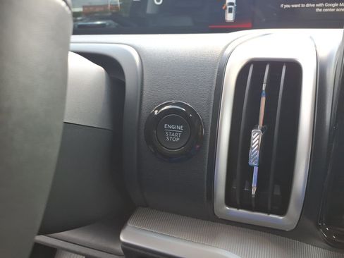 Used 2025 Ford Expedition Max Active AWD/4WD image 13