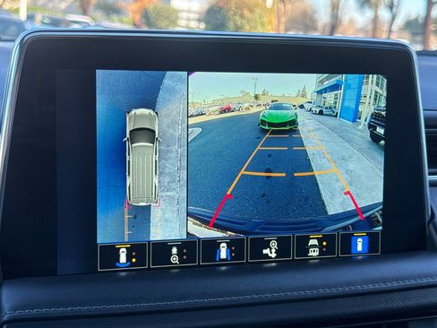 Used 2022 Chevrolet Tahoe Z71 w/ Off-Road Capability Package image 27