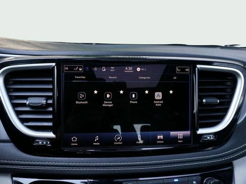 Used 2022 Chrysler Pacifica Touring-L AWD/4WD image 31