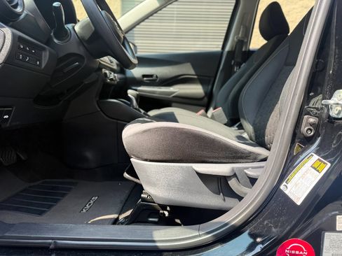 Used 2021 Nissan Kicks S FWD image 14