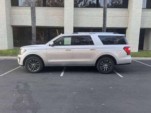 Used 2019 Ford Expedition Max Limited RWD image 2
