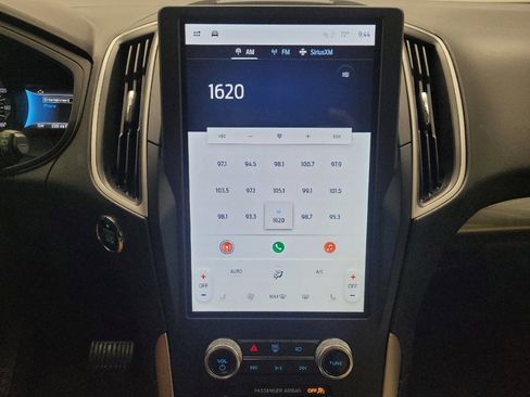Used 2023 Ford Edge SEL image 25