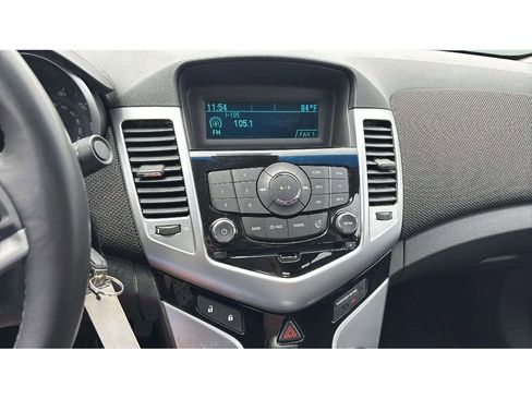 Used 2011 Chevrolet Cruze LT FWD image 16