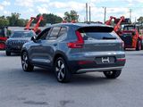 Used 2019 Volvo XC40 T5 Momentum image 3