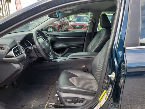 Used 2018 Toyota Camry L image 21