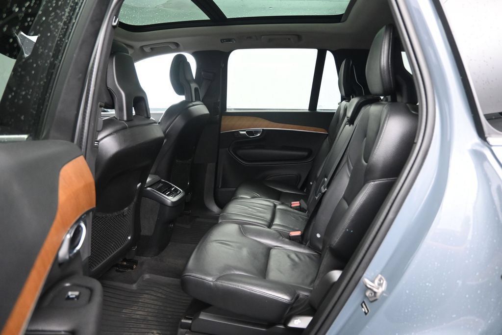 Used 2022 Volvo XC90 T6 Momentum w/ Climate Package AWD/4WD image 26