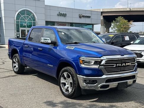 Used 2019 RAM 1500 Laramie AWD/4WD image 1