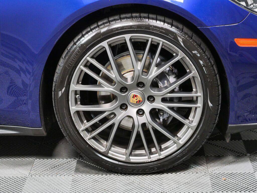 Certified 2023 Porsche Panamera Platinum Edition RWD image 40