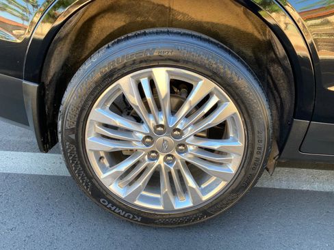 Used 2017 Cadillac XT5 Premium Luxury FWD image 26