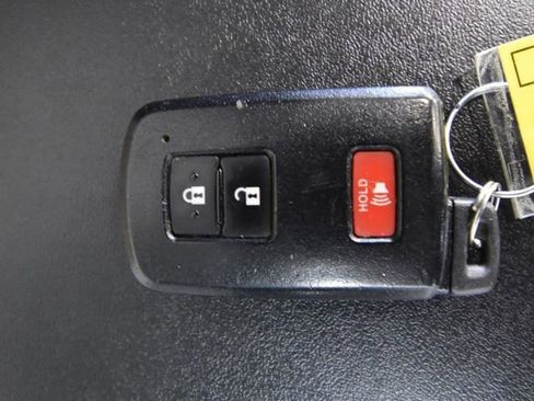 Used 2018 Toyota RAV4 XLE image 34