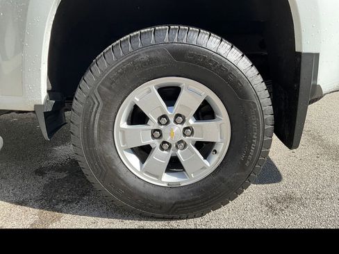 Used 2018 Chevrolet Colorado W/T w/ WT Convenience Package RWD image 15